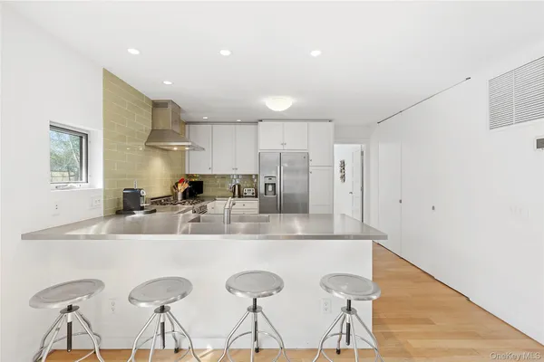 $4,600,000 | 54 Gardiner Drive, Amagansett, NY 11930