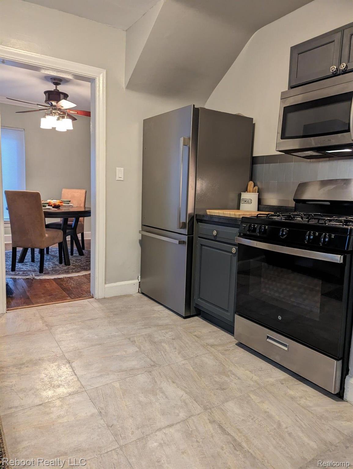 203 Riverside Drive Detroit, MI 48215 - Photo 2 of 21 Gallery Image 2