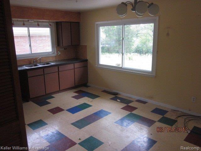 2610 Hubert Road Brighton, MI 48114 - Photo 6 of 19 2610 HUBERT RD