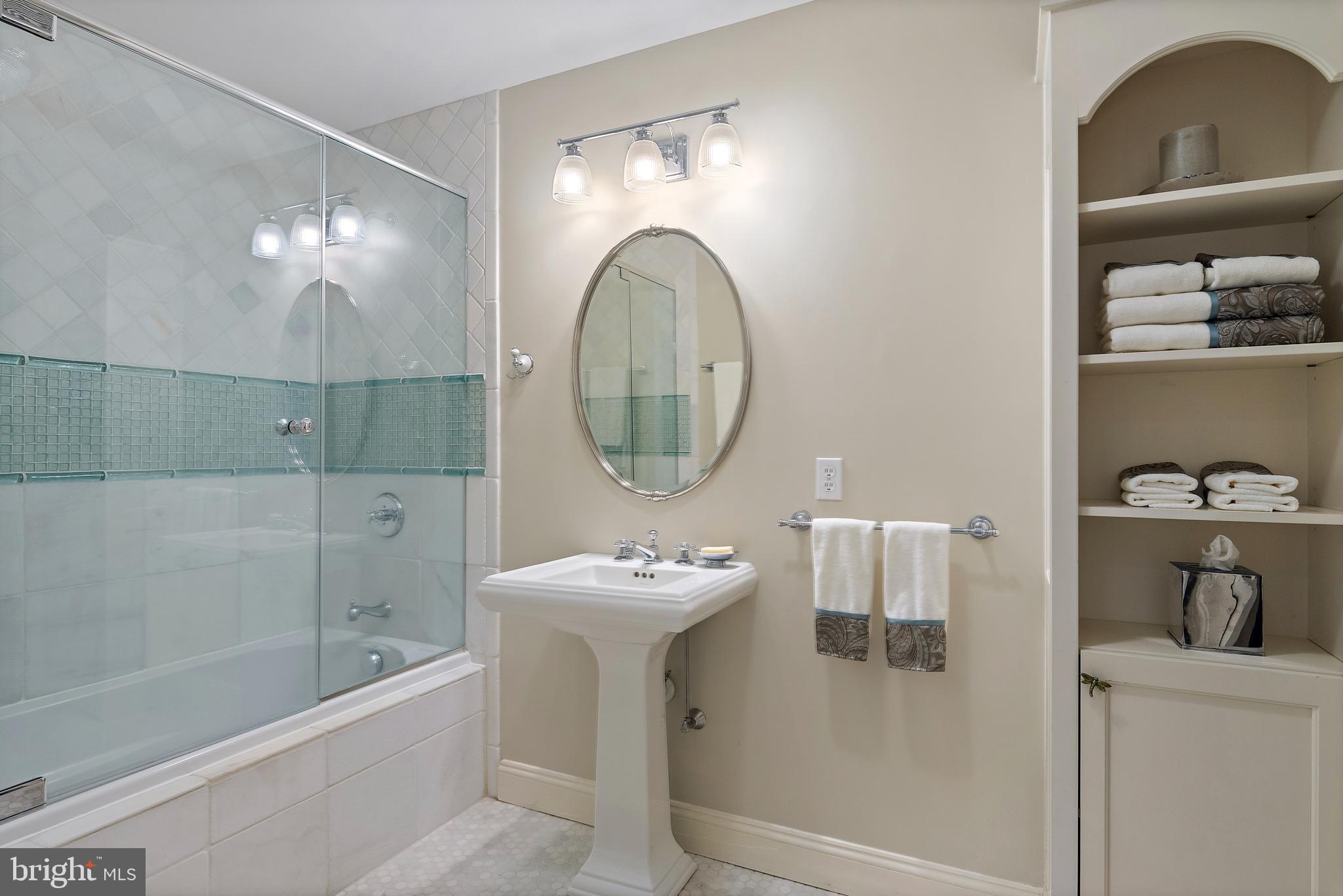 403 Beards Dock Crossing Annapolis, MD 21403 - Photo 58 of 96 Full bath for second bedroom, walk-in closet