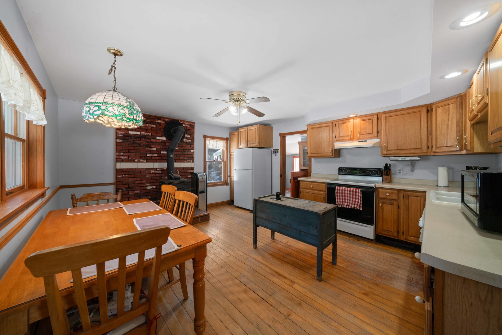 11410 Waterman Road Waterman, IL 60556 - Photo 4 of 51 Gallery Image 4