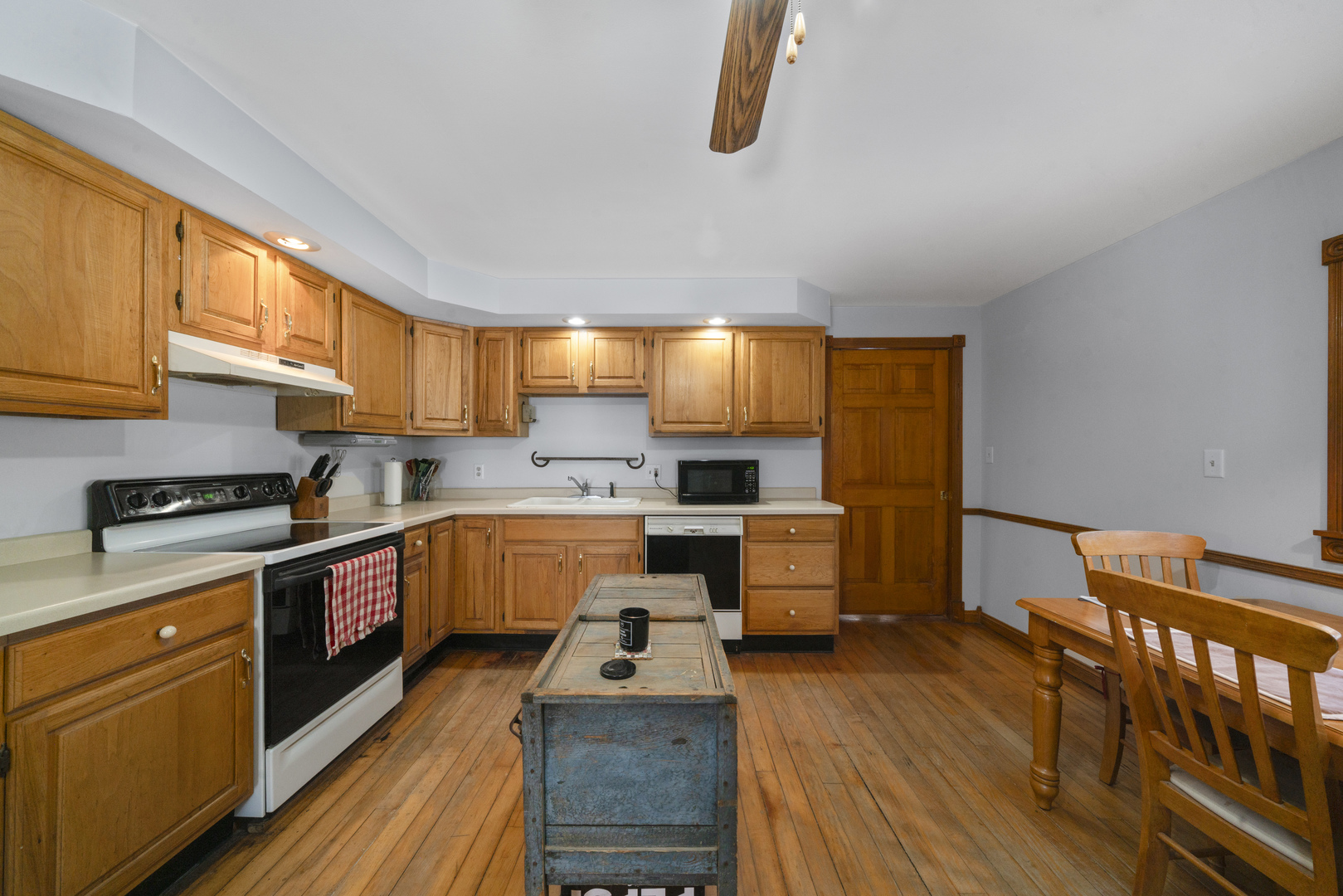 11410 Waterman Road Waterman, IL 60556 - Photo 8 of 51 Gallery Image 8