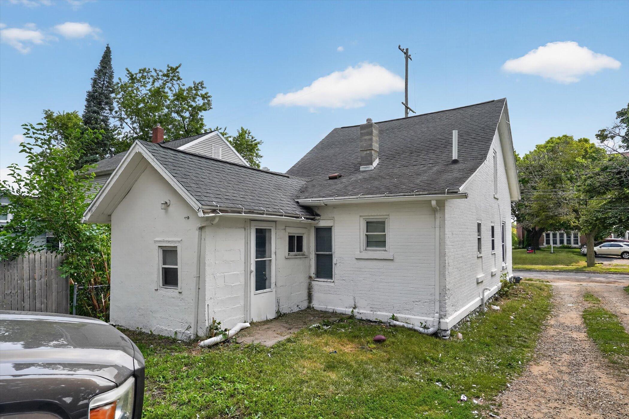 930 Backus Street Jackson, MI 49202 - Photo 24 of 25 Back of Structure