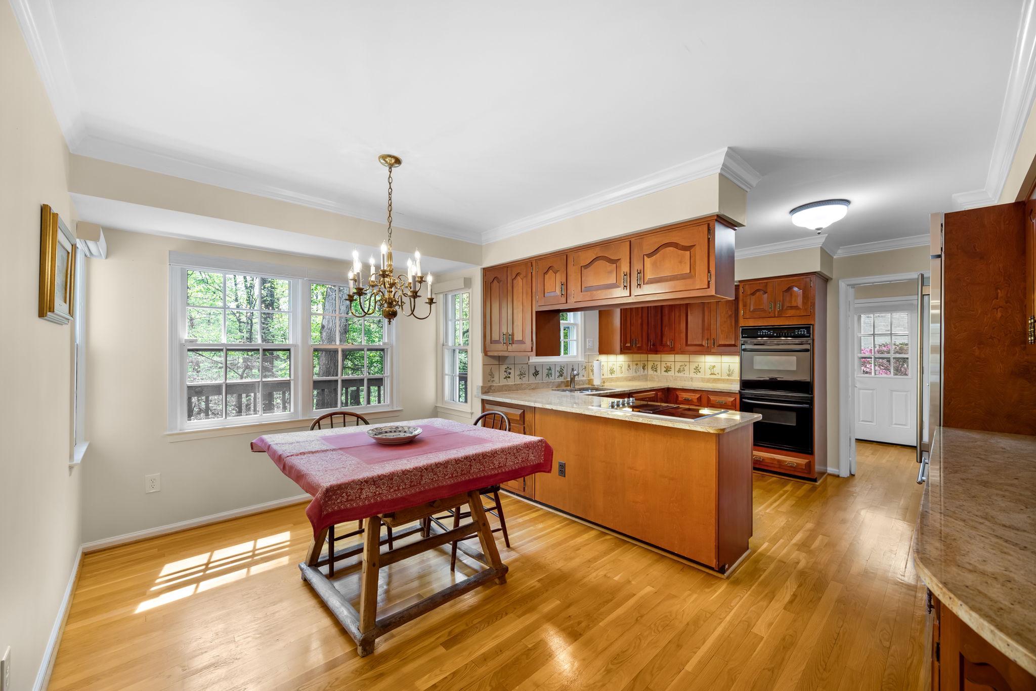 718 Ridge Drive McLean, VA 22101 - Photo 25 of 61 Bright Breakfast Room directly off the kitchen