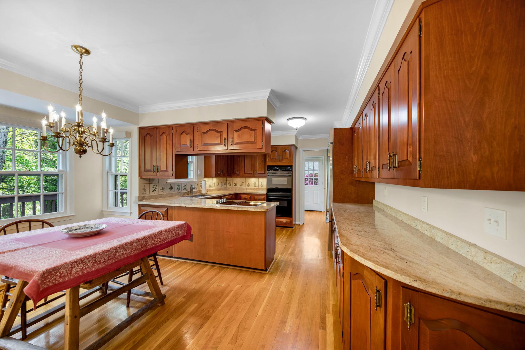 718 Ridge Drive McLean, VA 22101 - Photo 27 of 61 Warm, inviting kitchen with charm