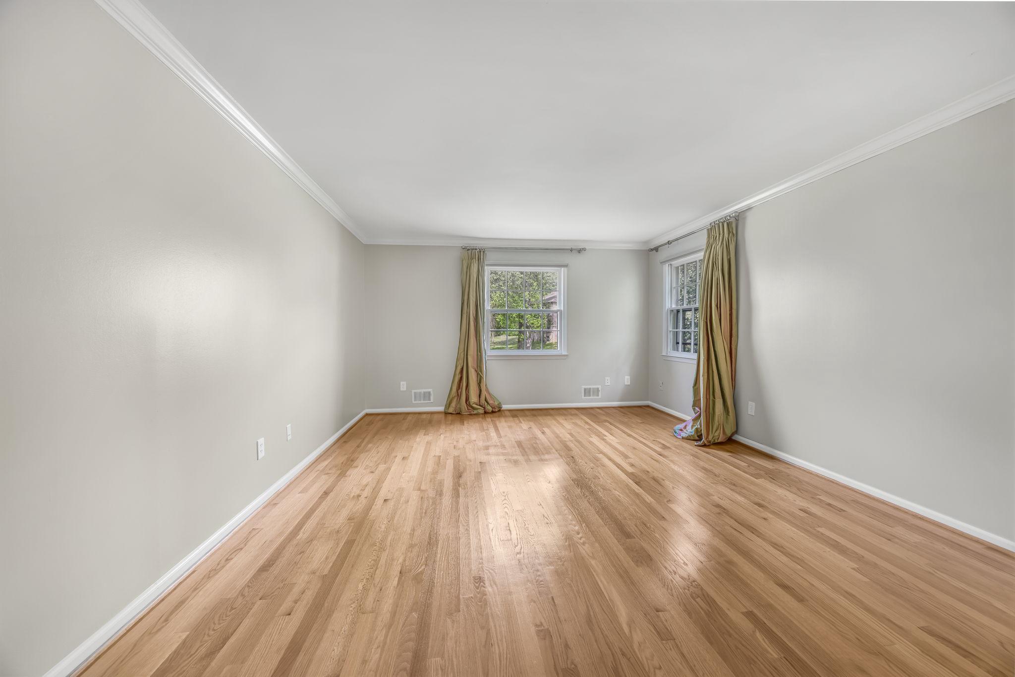 718 Ridge Drive McLean, VA 22101 - Photo 35 of 61 Spacious room with natural light