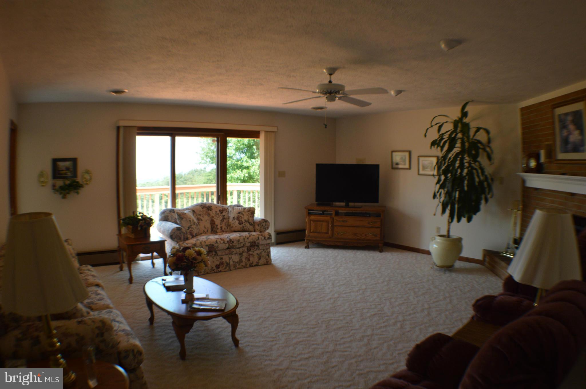 6130 Moser Road Boonsboro, MD 21713 - Photo 7 of 30 Living Room