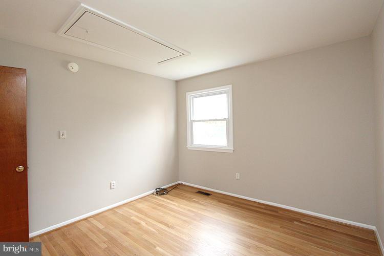 18905 Bloomfield Road Olney, MD 20832 - Photo 19 of 26 Bedroom