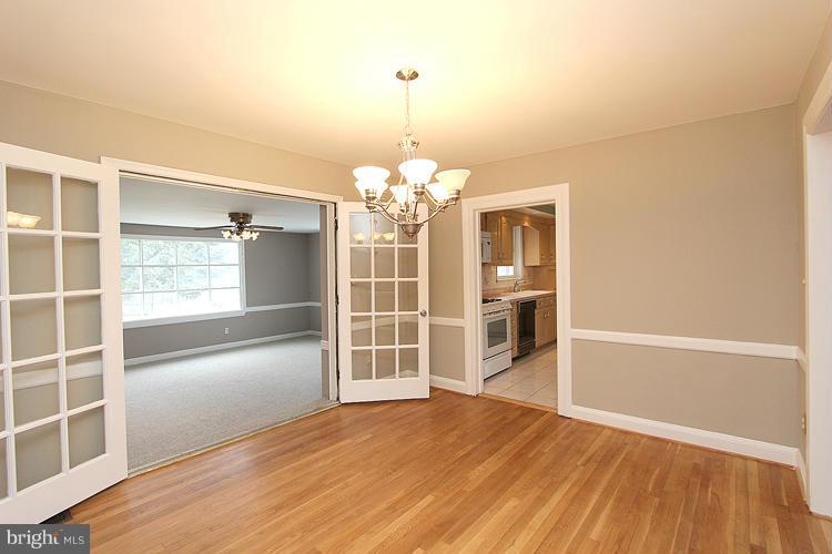 18905 Bloomfield Road Olney, MD 20832 - Photo 6 of 26 Dining Room
