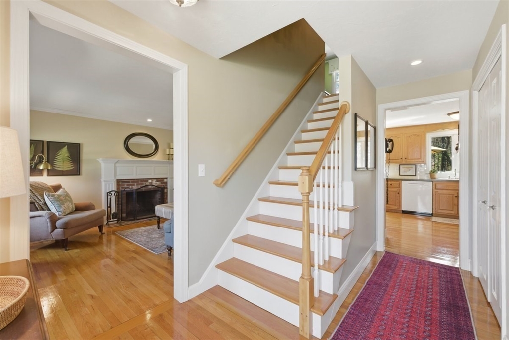 7 Tanglewood Road Walpole, MA 02032 - Photo 6 of 40