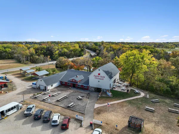 $437,200 | 932 Greenlawn Avenue West, Delano, MN 55328