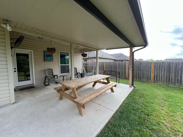 $1,950 | 42337 Lakestone Drive, Prairieville, LA 70769