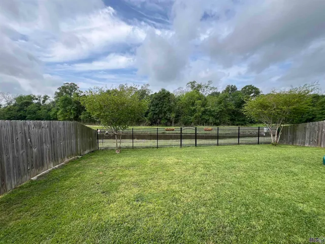 $1,950 | 42337 Lakestone Drive, Prairieville, LA 70769