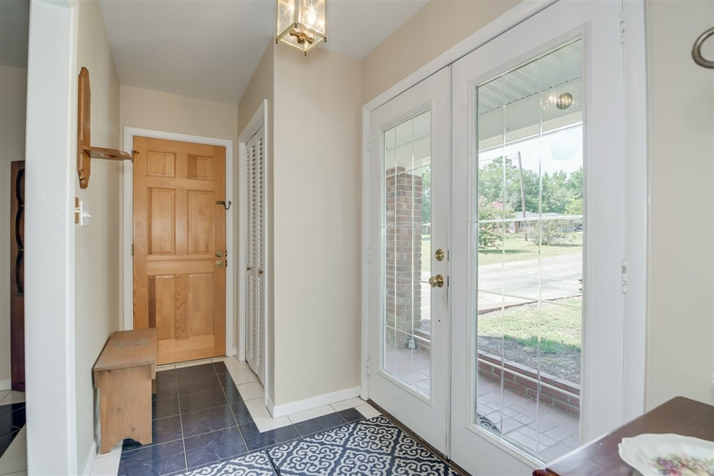 303 Ellis Street Wrens, GA 30833 - Photo 6 of 47 Gallery Image 6