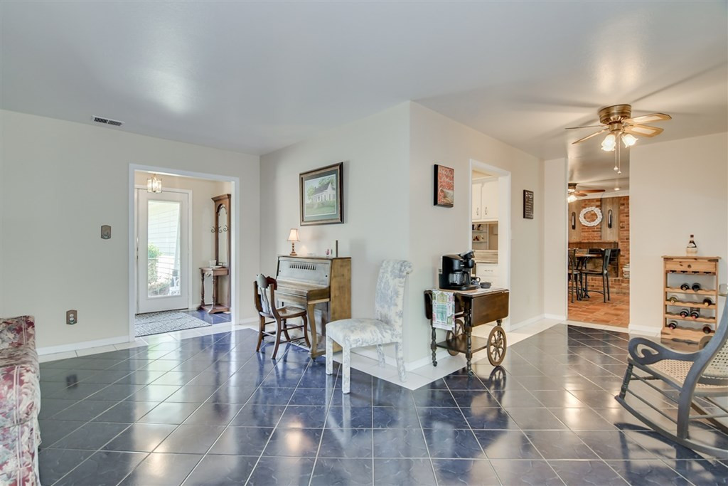 303 Ellis Street Wrens, GA 30833 - Photo 10 of 47 Gallery Image 10