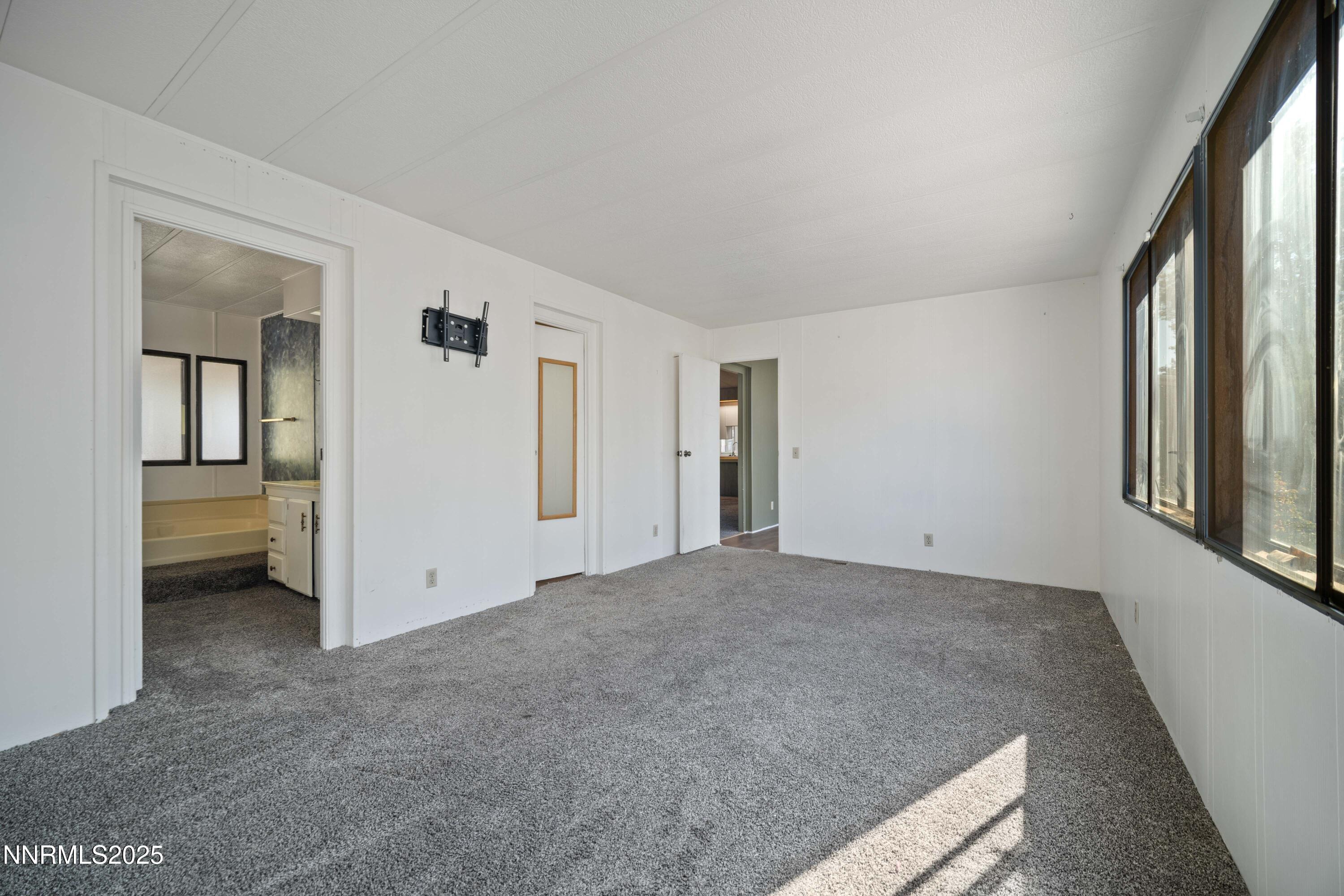 2524 Sneddon Way Carson City, NV 89706 - Photo 14 of 34