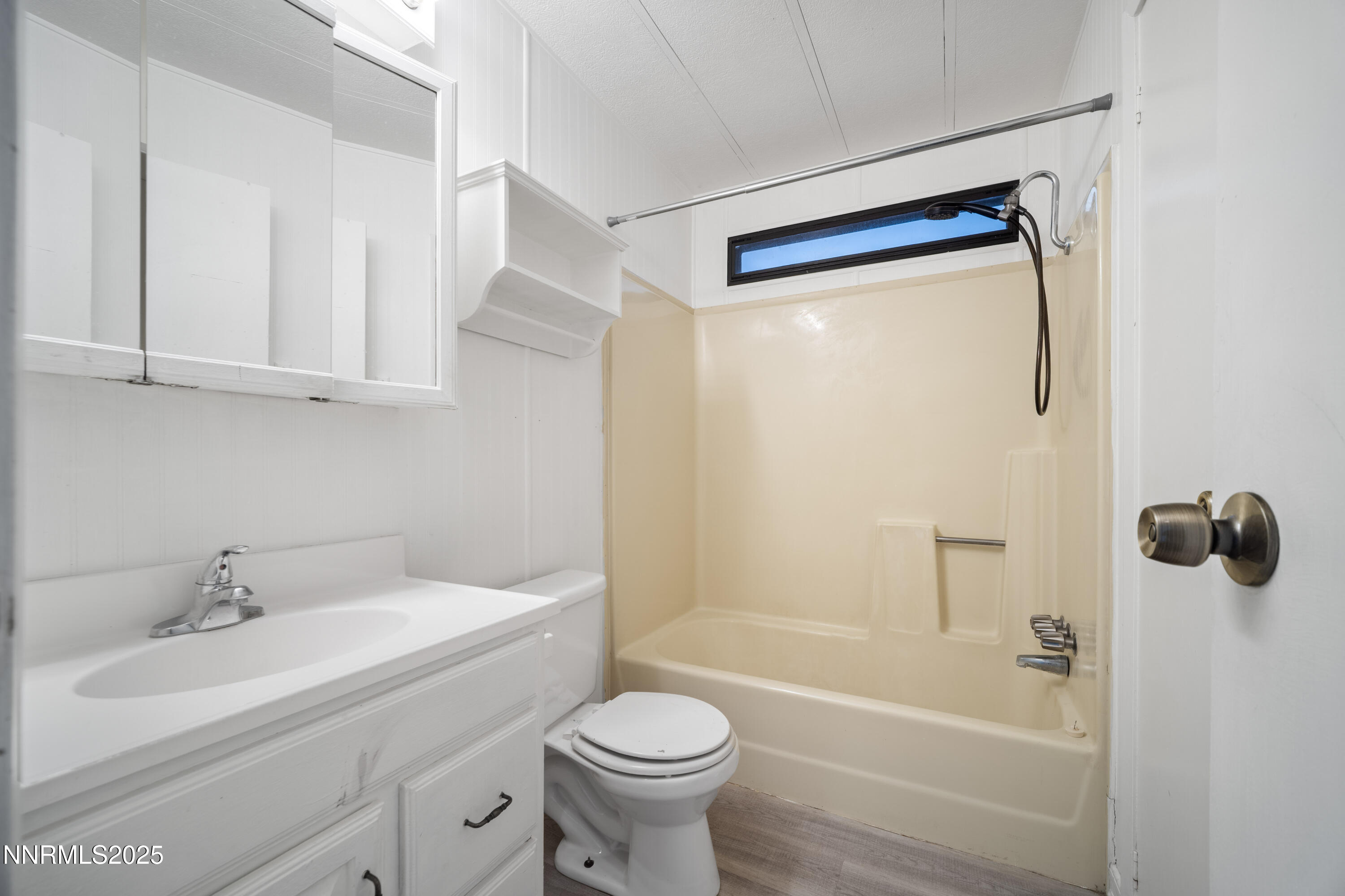 2524 Sneddon Way Carson City, NV 89706 - Photo 22 of 34 a bathroom with a sink toilet and shower