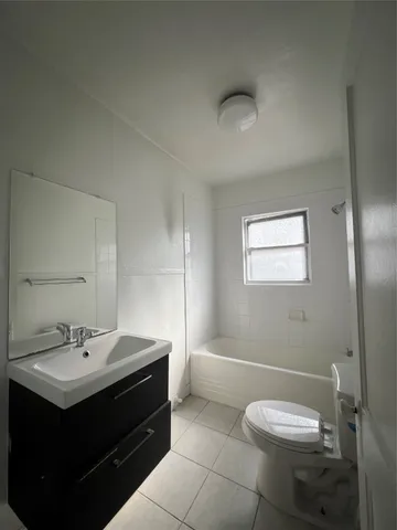 $925 | 607 Enid Street, Unit 2, Houston, TX 77009