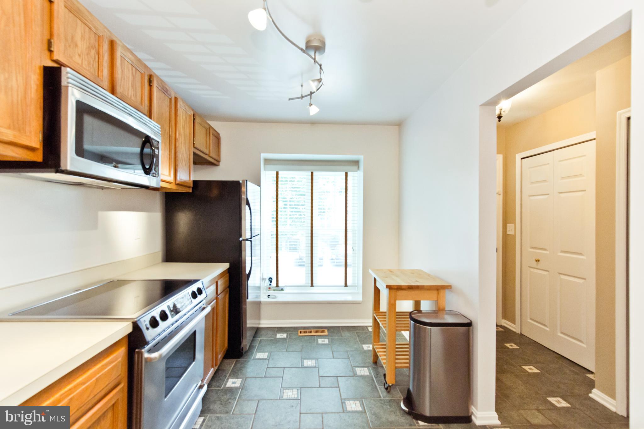 3953 9th Road South Arlington, VA 22204 - Photo 6 of 29 Gallery Image 6