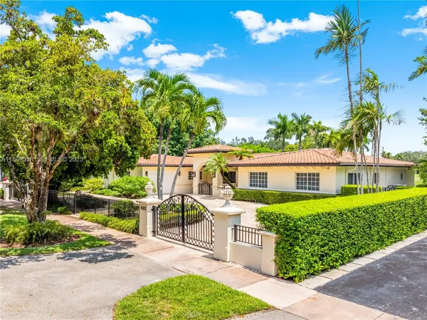 $3,800,000 | 4001 Santa Maria Street, Coral Gables, FL 33146