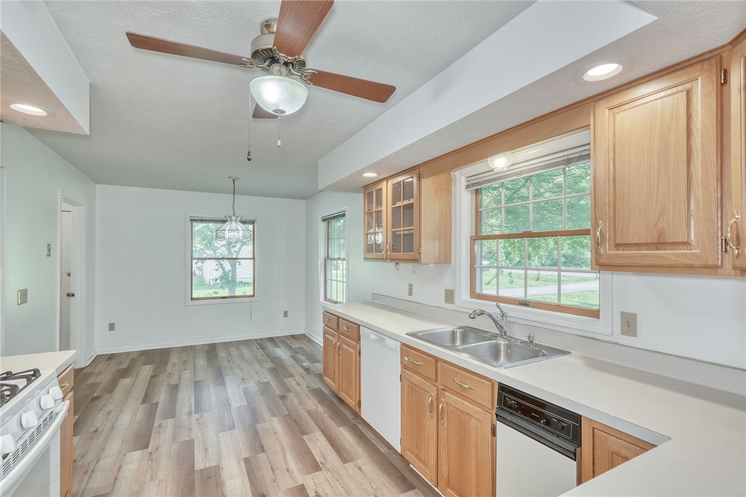 6578 Lakeside Road Ontario, NY 14519 - Photo 7 of 40