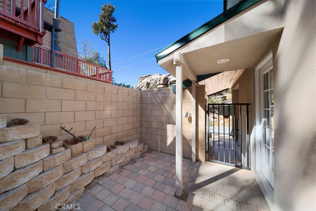 33353 Music Camp Road Running Springs, CA 92382 - Photo 20 of 30 a view of a pathway of a building