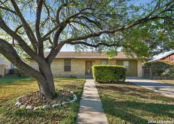 $95,900 | 2203 Colony Drive, Hondo, TX 78861