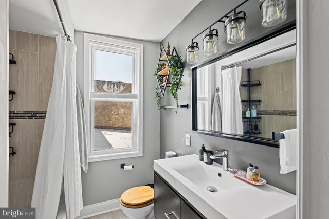 $395,000 | 603 Sigel Street, Philadelphia, PA 19148