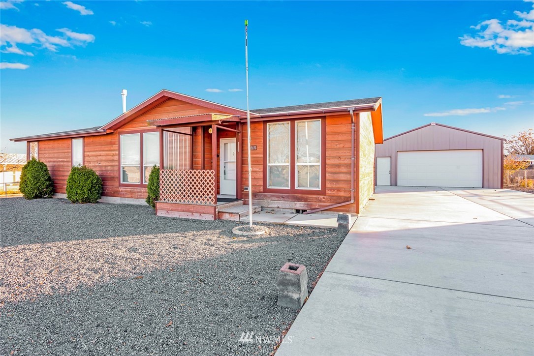 8691 Jean Road Northeast Moses Lake, WA 98837 - Photo 1 of 40 Gallery Image 1