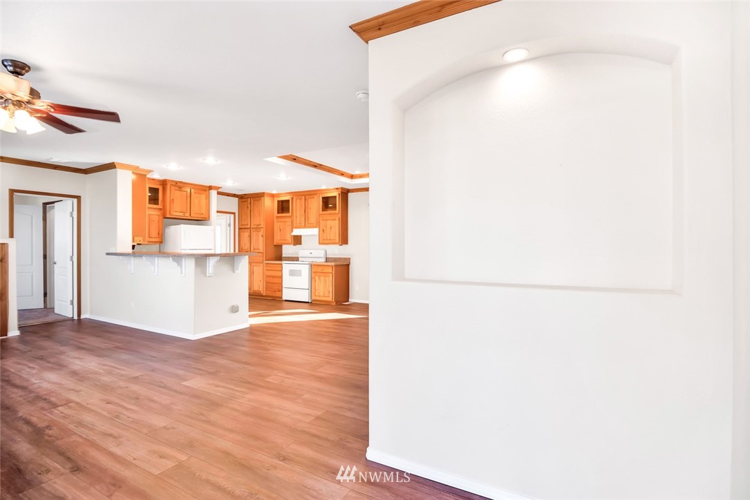 8691 Jean Road Northeast Moses Lake, WA 98837 - Photo 5 of 40 Gallery Image 5