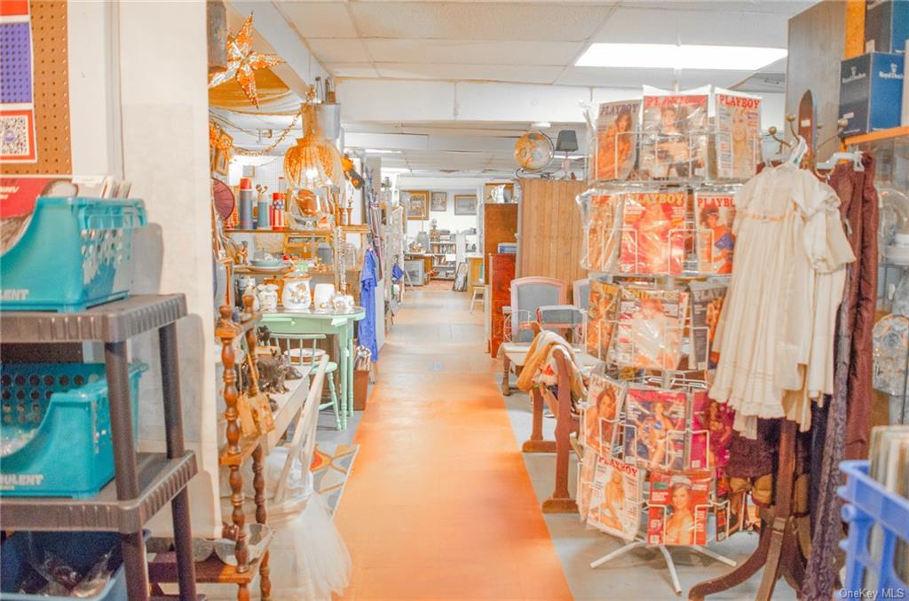 2530-2534 Rte 9W Ravena, NY 12143 - Photo 16 of 19 a view of walk in closet