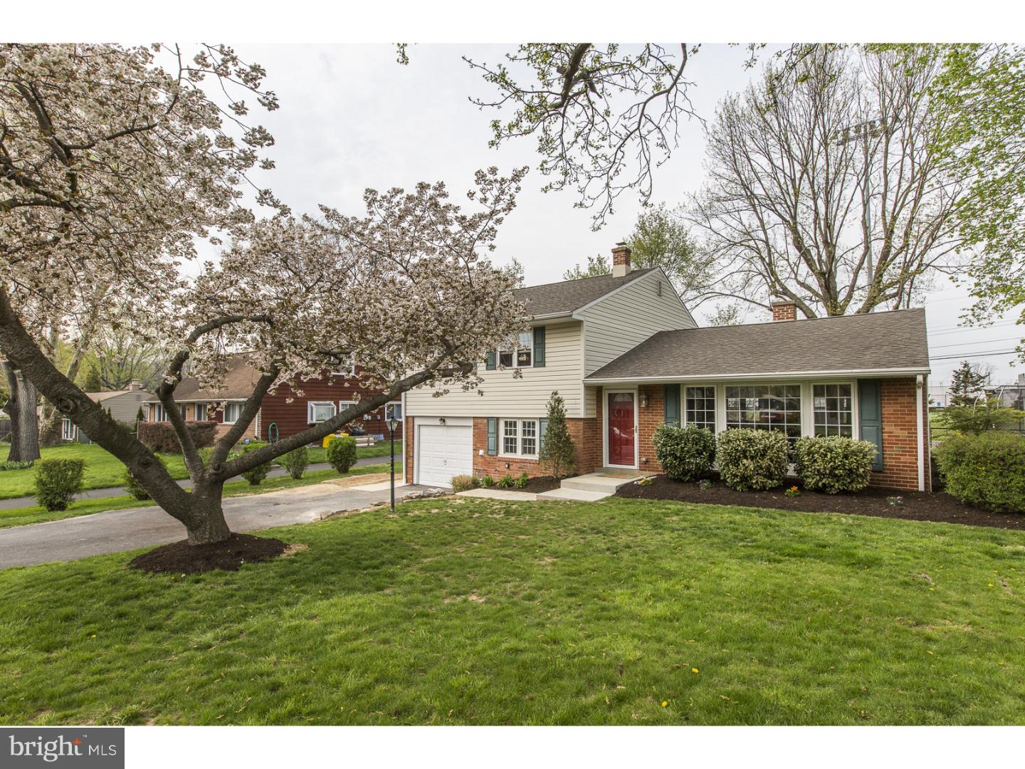 702 Fraser Road Glenside, PA 19038 - Photo 2 of 25 Gallery Image 2