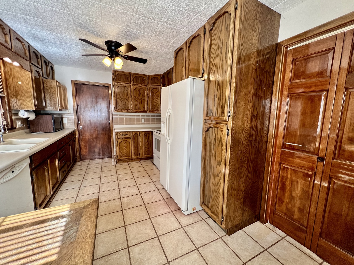 977 North Oakland Avenue Decatur, IL 62522 - Photo 13 of 51