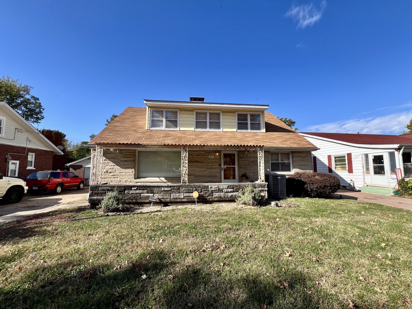 977 North Oakland Avenue Decatur, IL 62522 - Photo 2 of 51