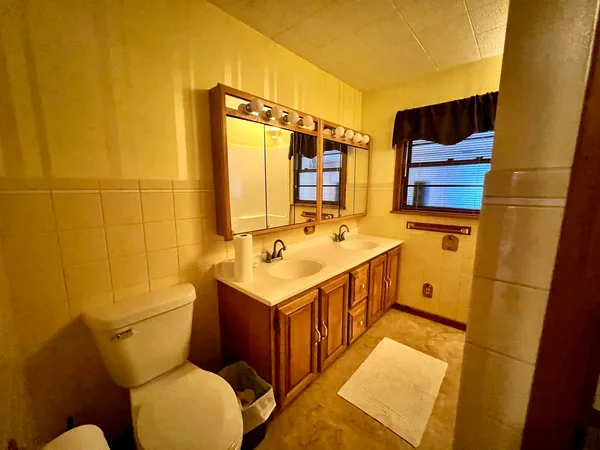 $144,900 | 977 North Oakland Avenue, Decatur, IL 62522