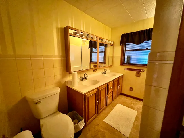 $160,000 | 977 North Oakland Avenue, Decatur, IL 62522