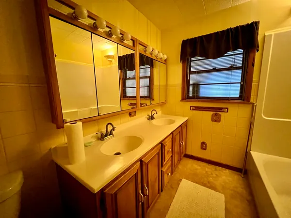 $144,900 | 977 North Oakland Avenue, Decatur, IL 62522