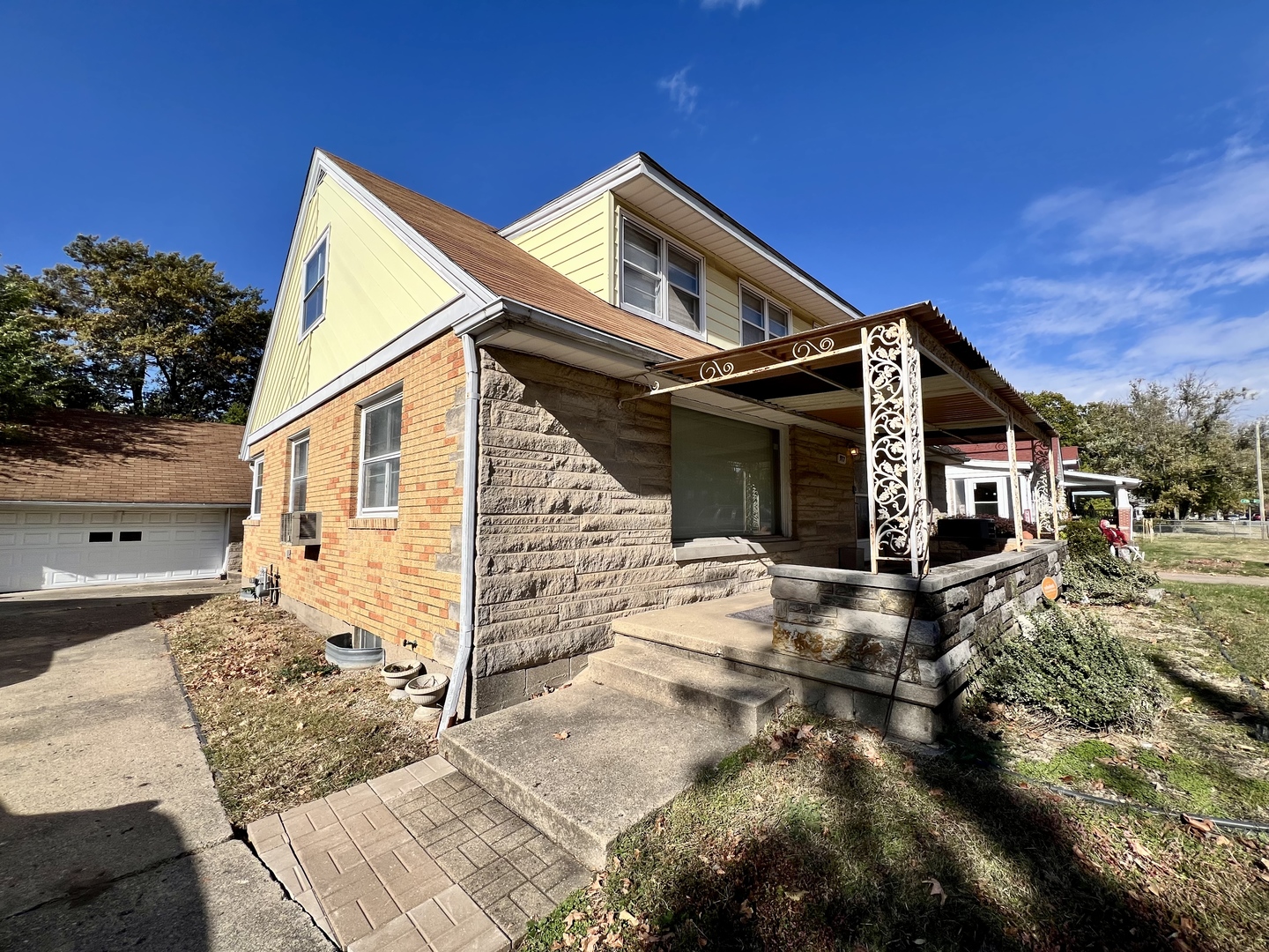 977 North Oakland Avenue Decatur, IL 62522 - Photo 3 of 51