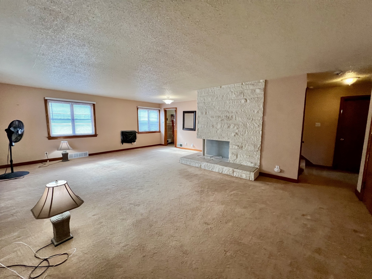 977 North Oakland Avenue Decatur, IL 62522 - Photo 6 of 51