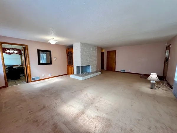 $144,900 | 977 North Oakland Avenue, Decatur, IL 62522