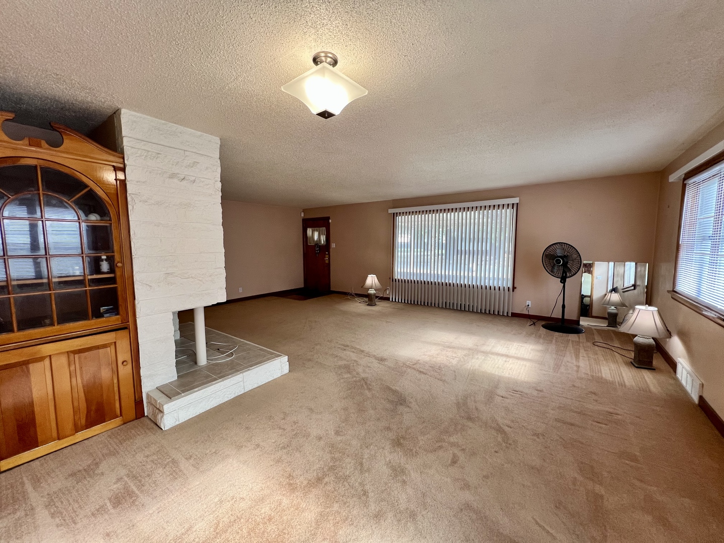 977 North Oakland Avenue Decatur, IL 62522 - Photo 8 of 51