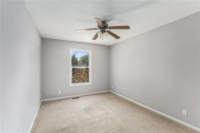 $442,000 | 15856 Glenwood, Overland Park, KS 66223