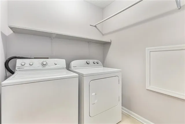 $442,000 | 15856 Glenwood, Overland Park, KS 66223