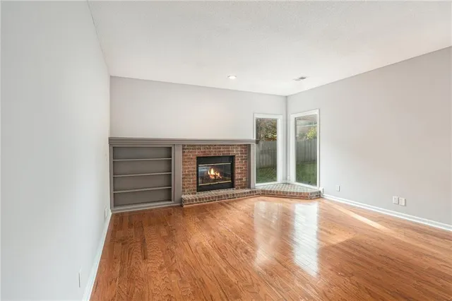 $442,000 | 15856 Glenwood, Overland Park, KS 66223