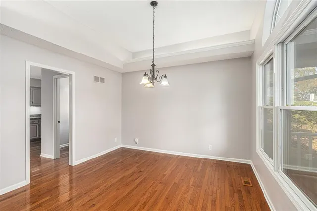 $442,000 | 15856 Glenwood, Overland Park, KS 66223