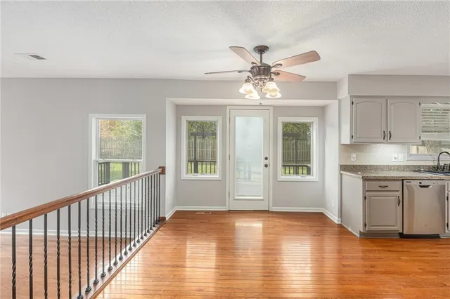 $442,000 | 15856 Glenwood, Overland Park, KS 66223