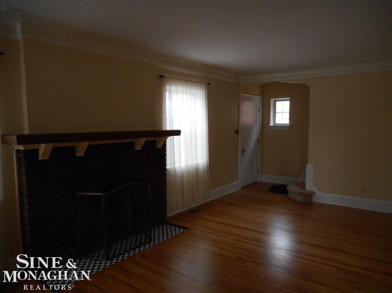 2032 Hawthorne Road Grosse Pointe Woods, MI 48236 - Photo 5 of 25