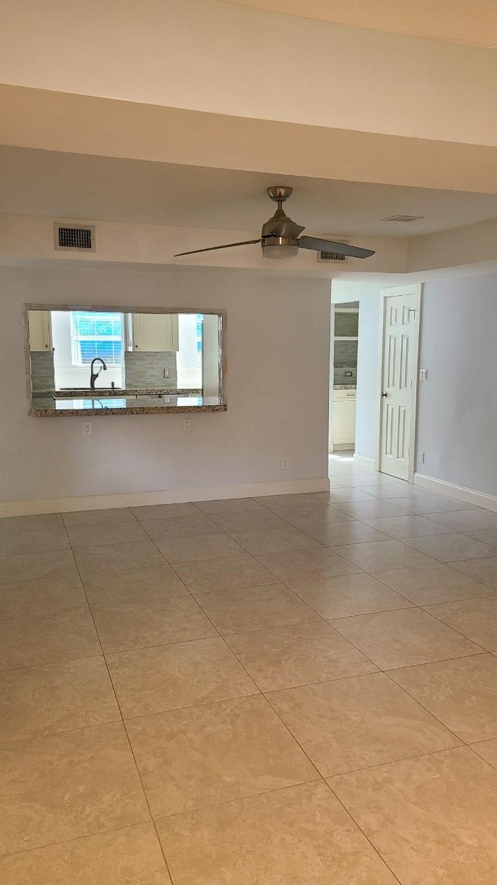 463 Newcastle Street Boca Raton, FL 33487 - Photo 4 of 12 newc10living