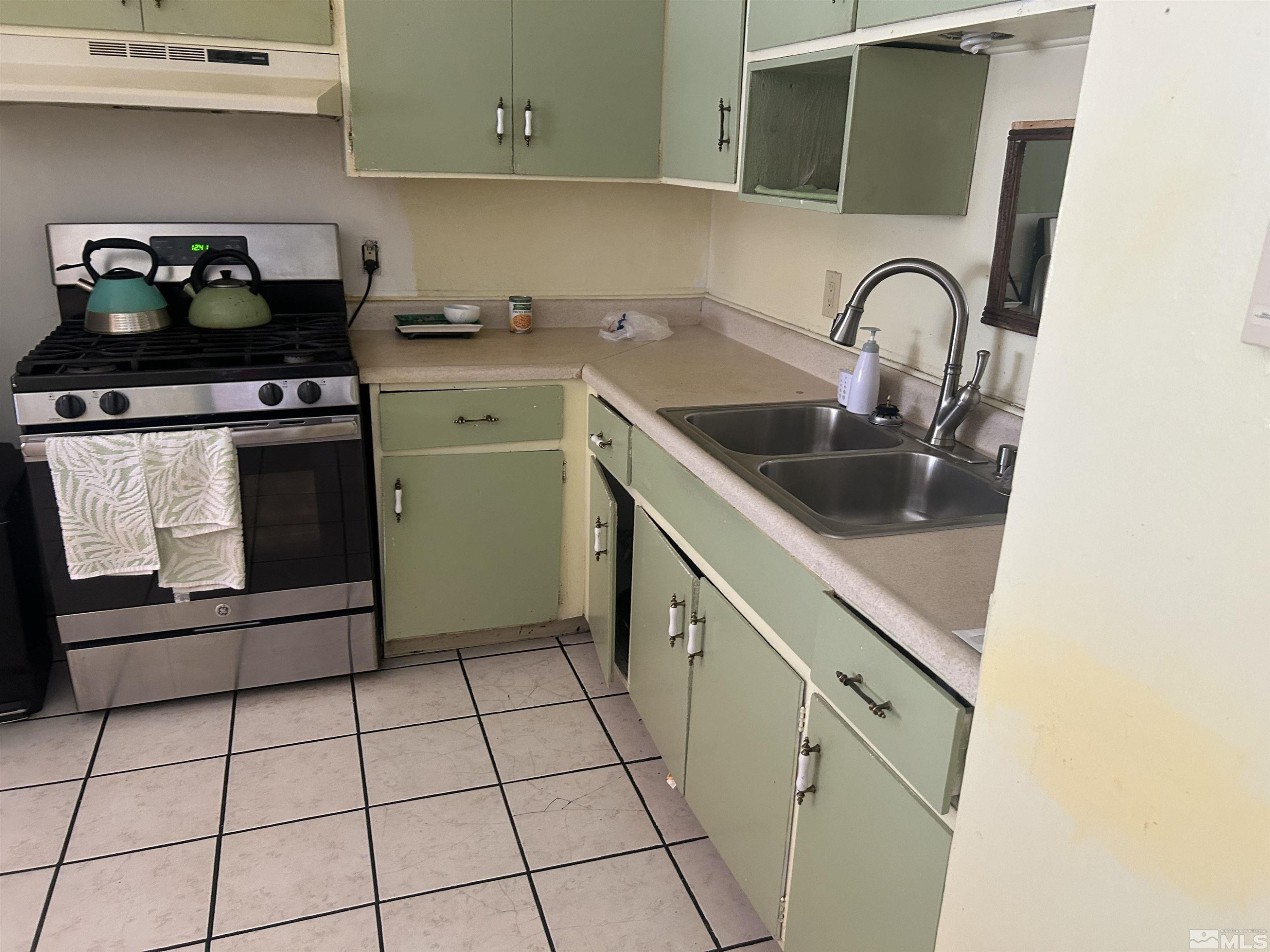 1001 Shoshone Drive Reno, NV 89512 - Photo 15 of 30 Photo 16