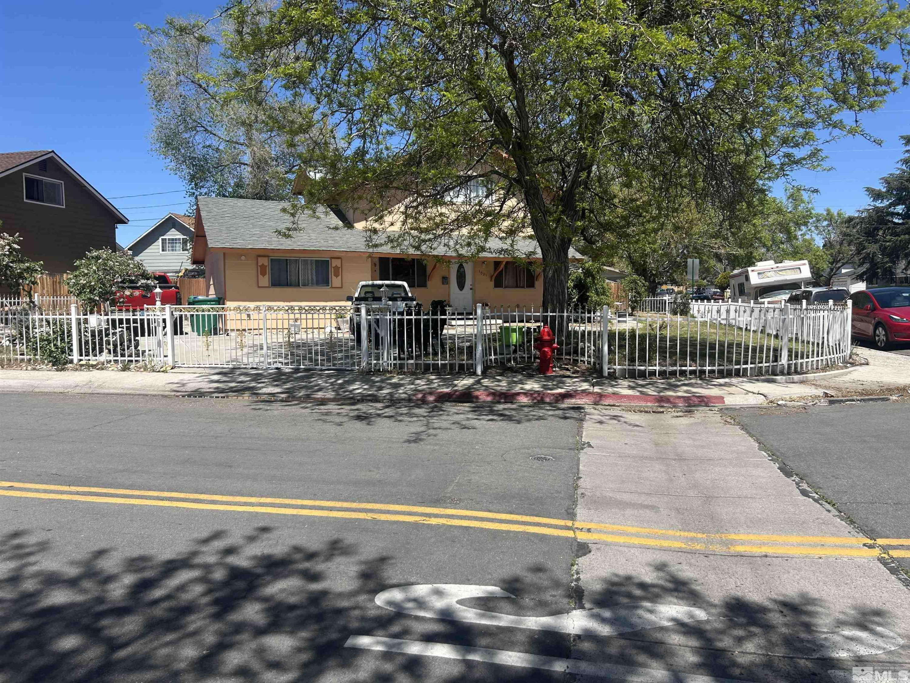 1001 Shoshone Drive Reno, NV 89512 - Photo 5 of 30 Photo 5